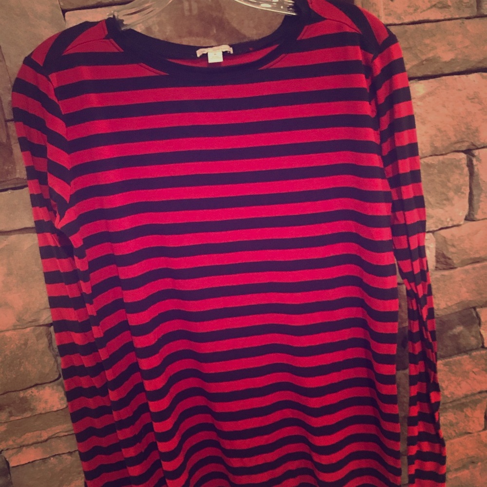4/$10 Gap shirt